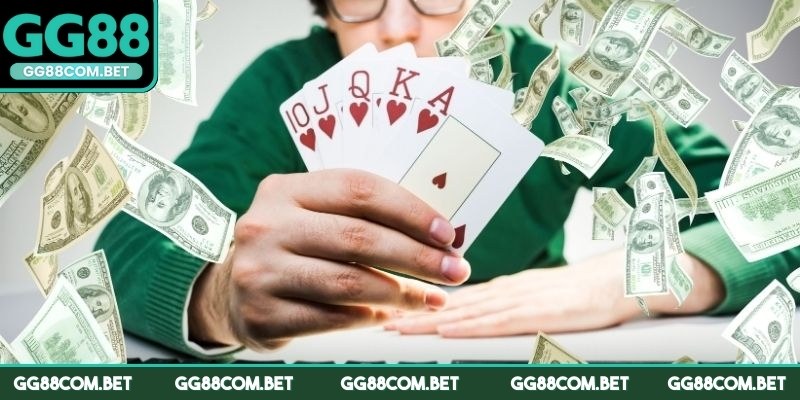 Hội viên được chia bài theo quy định và tiến hành chơi